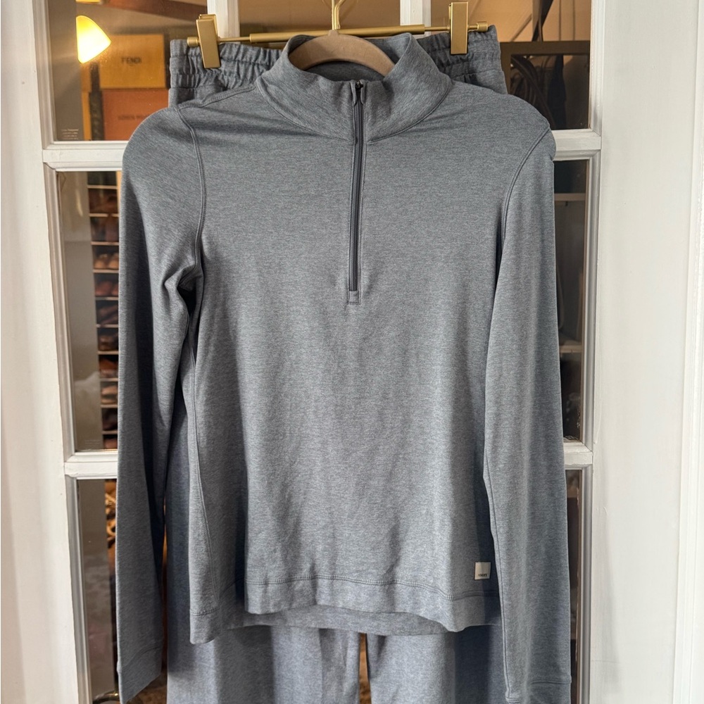 Vuori Light Gray/Blue Quarter-Zip Long Sleeve Pullover Sweatshirt Top - Picture 2 of 2